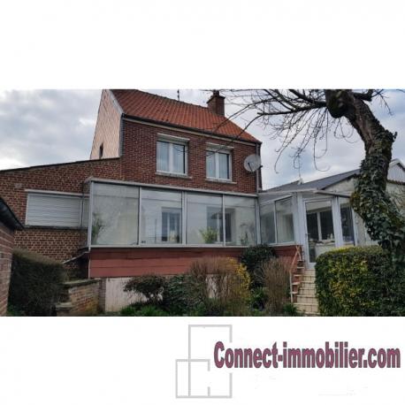 MAISON INDIVIDUELLE AVEC JARDIN ET GARAGE