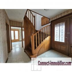 MAISON AVEC GARAGES, DEPENDANCE, HANGAR ET PÂTURE