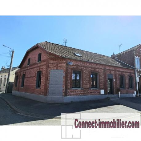 MAISON SEMI-INDIVIDUELLE AVEC JARDIN ET GARAGE